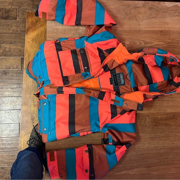 Nikita Creekside Striped Snowboarding Jacket women’s Size M - Picture 2 of 12